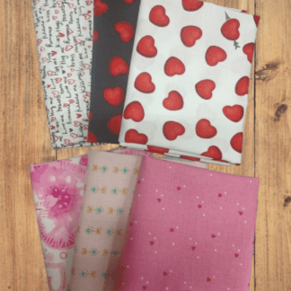 6 Fat Quarters - Assorted Valentine Hearts Fat Quarter Bundle